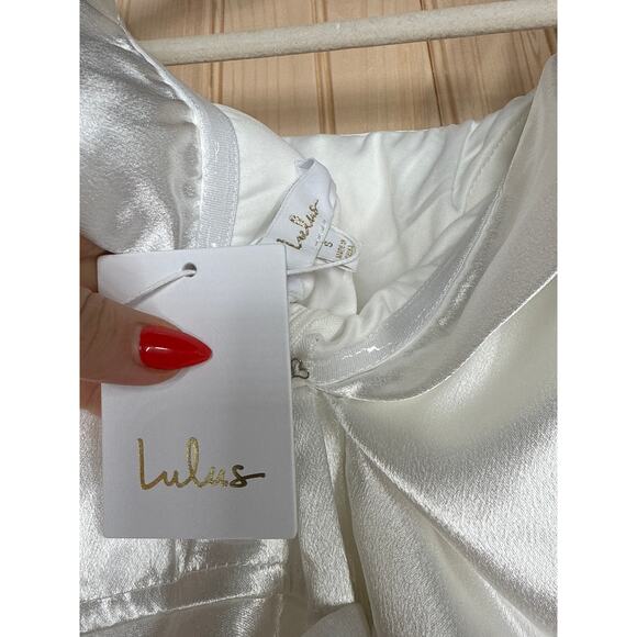 NWT Lulus Greatest Hits White Satin Off-the-Shoulder Maxi Dress Bridal Wedding S - Picture 8 of 10